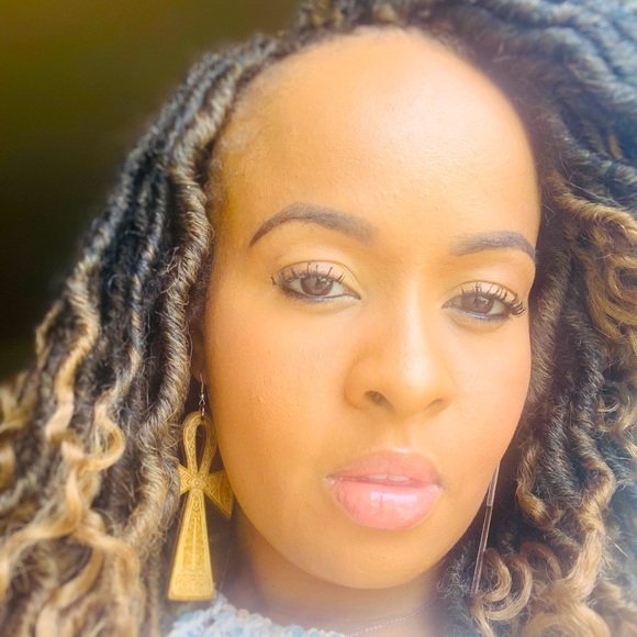 Meet your Posher, Jamilah - Picture 1 of 1